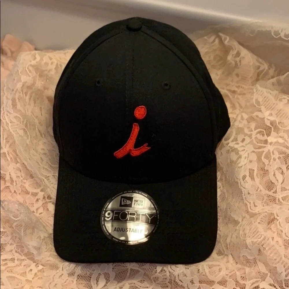 Dotted on the I Cap like new